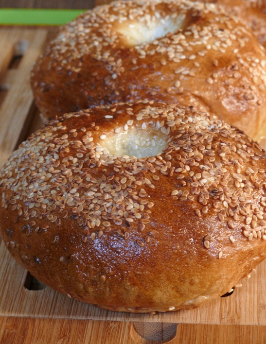 Bajgle z sezamem Przepisy na chleb