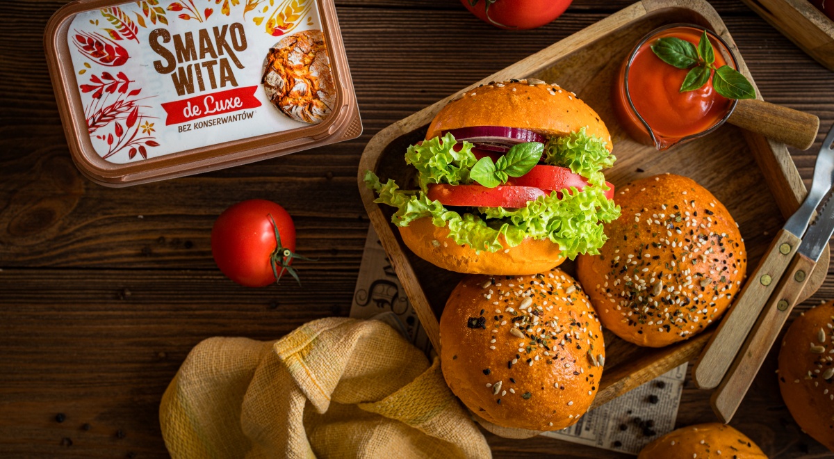 Pomidorowe bułeczki hamburgerowe