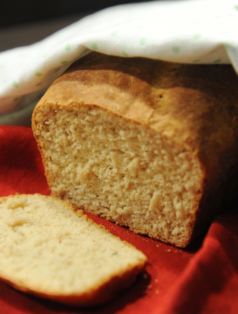 Chleb z masłem orzechowym