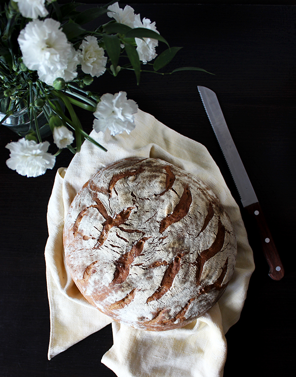 Chleb pszenno-żytni z prażoną mąką